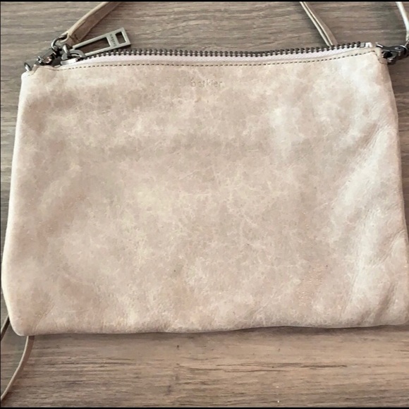 📣 NWT Botkier genuine leather Trigger Crossbody with Dustbag - Picture 6 of 6